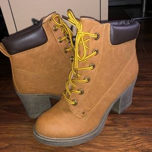 Dirty Laundry Chunky Heel Remix Nubuck Boot
